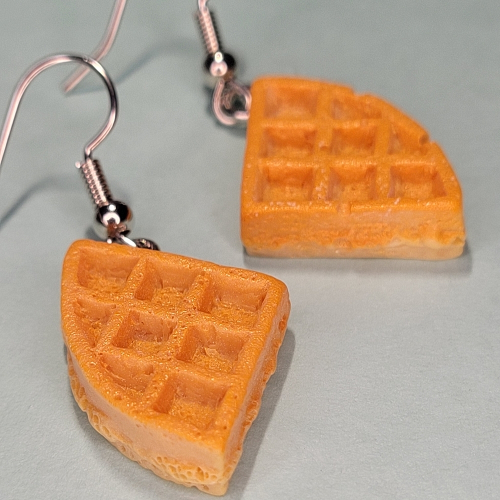 🤍3/$30 Belgium Waffle Earrings - Picture 2 of 3